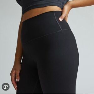Everlane Black High-Waisted Perform Leggings